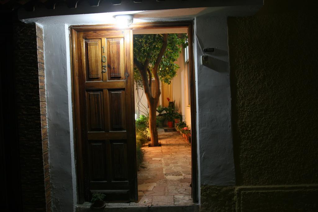 Guesthouse Pension Andrea Tirana Esterno foto