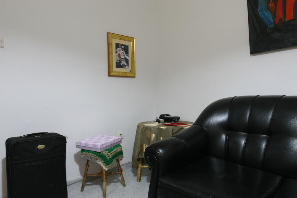 Guesthouse Pension Andrea Tirana Esterno foto