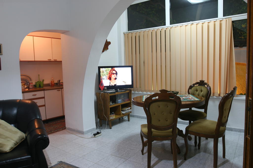 Guesthouse Pension Andrea Tirana Esterno foto