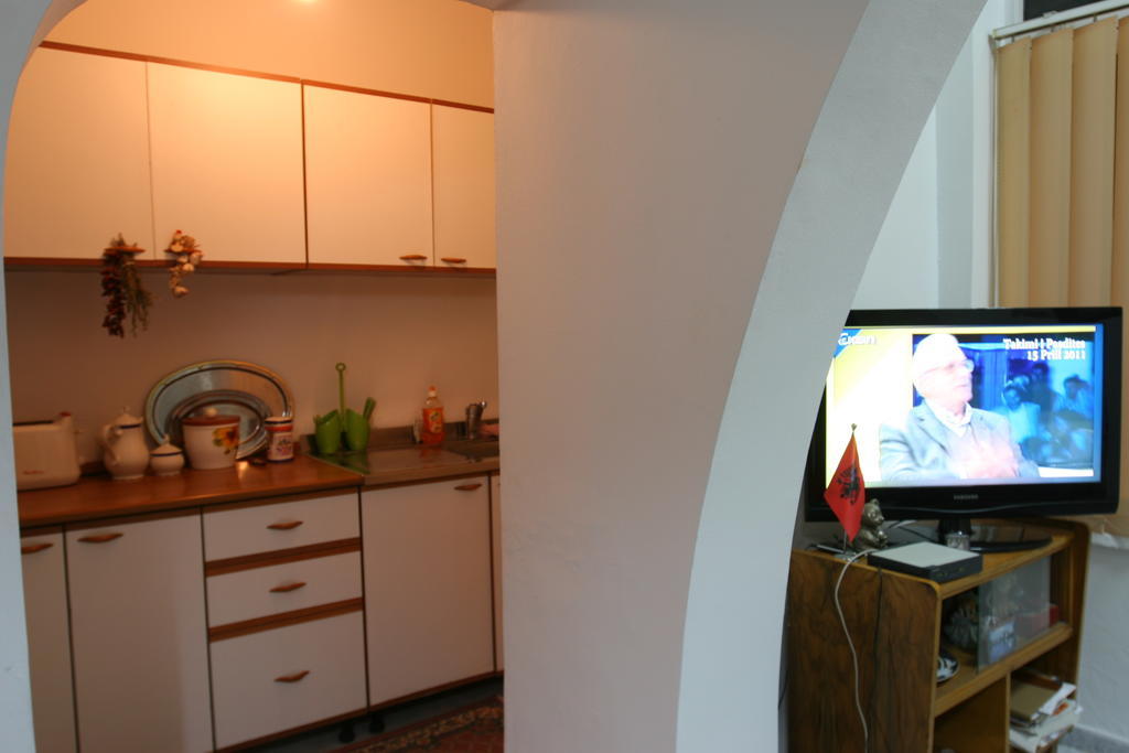 Guesthouse Pension Andrea Tirana Esterno foto